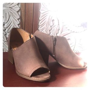 Qupid tan heeled sandals